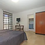 Vesna 718 Apartment *