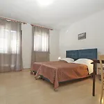 Vesna 718